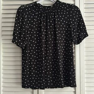 Shirt size small stretchy short sleeve